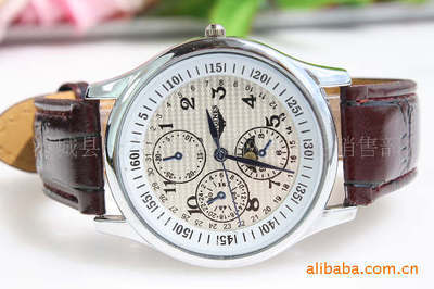 六針大表盤商務(wù)石英表 經(jīng)典設(shè)計與實(shí)用價值的完美結(jié)合